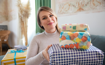 Presenter och presentinslagning till baby shower