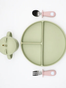 Barntallrikar delade och odelade i silikon med eller utan sugpropp