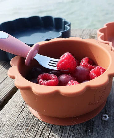 Barnskålar i silikon med och utan sugpropp