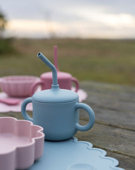 Kombimuggen Sixten med sugtopp och snackstopp