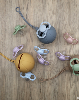 Napphållaren JAKOB i silikon